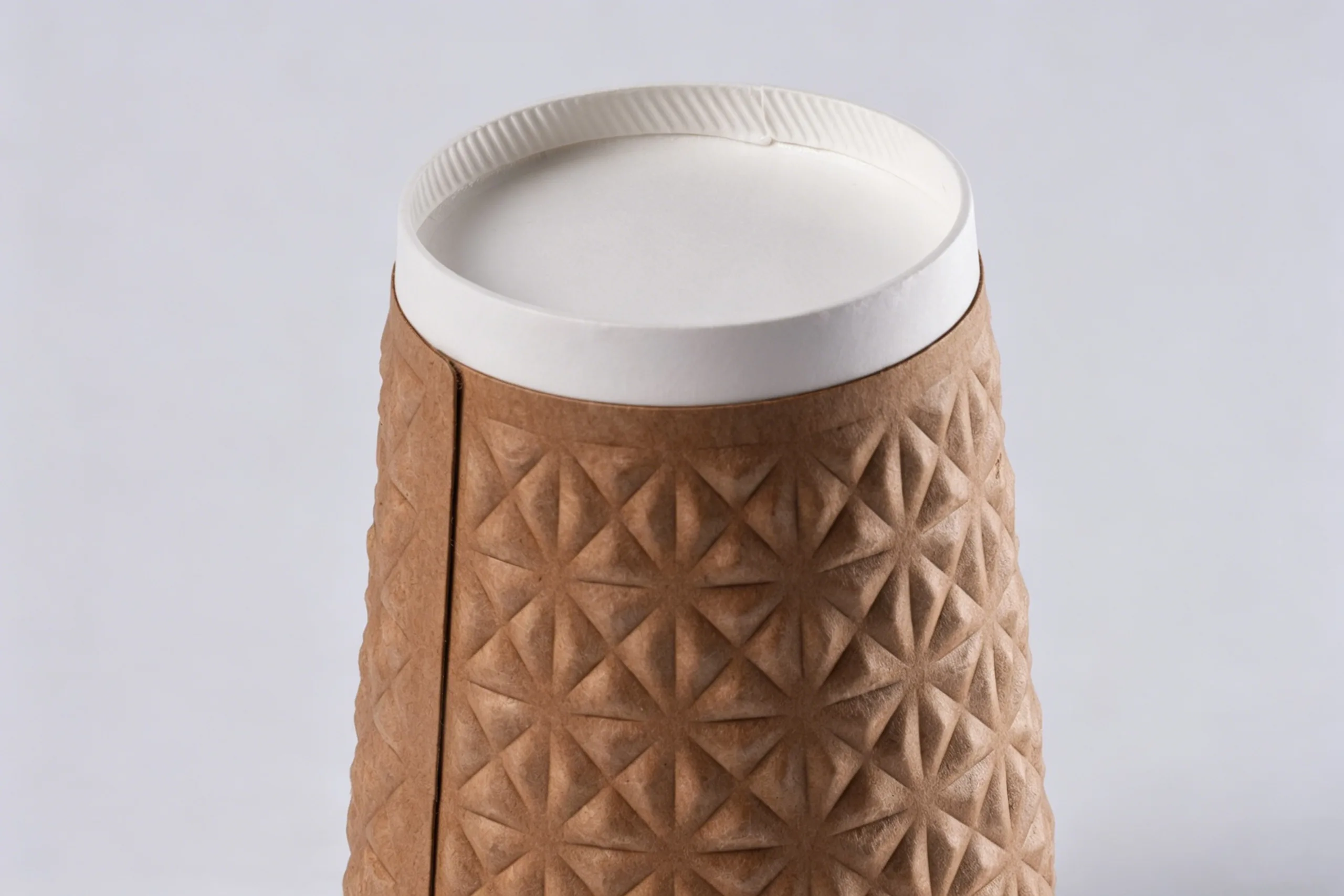 Deep-embossed kraft cup – diamond pattern